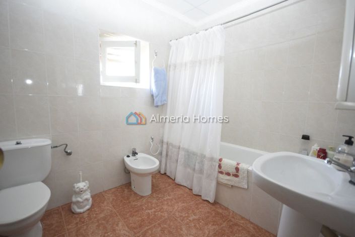 Image No.14-7 Bed Country House for sale