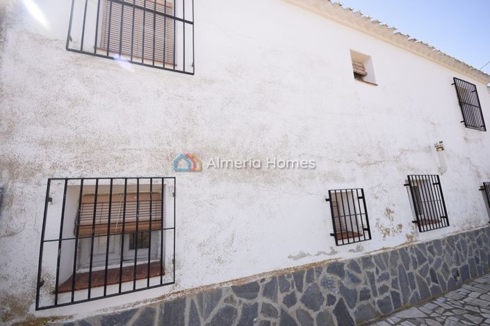 Image No.18-7 Bed Country House for sale