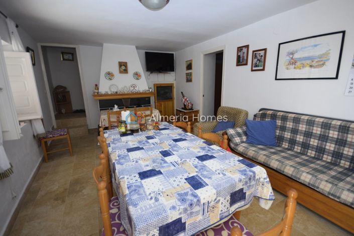 Image No.3-7 Bed Country House for sale