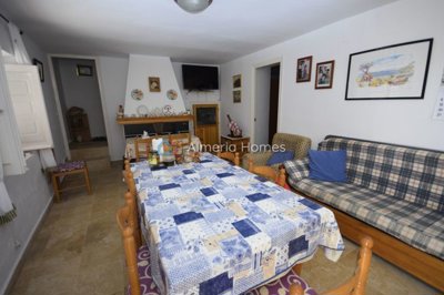 2668161280x960-wm