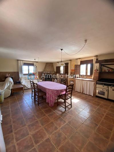 Image No.16-4 Bed Country House for sale