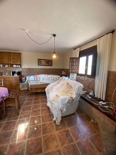 Image No.17-4 Bed Country House for sale