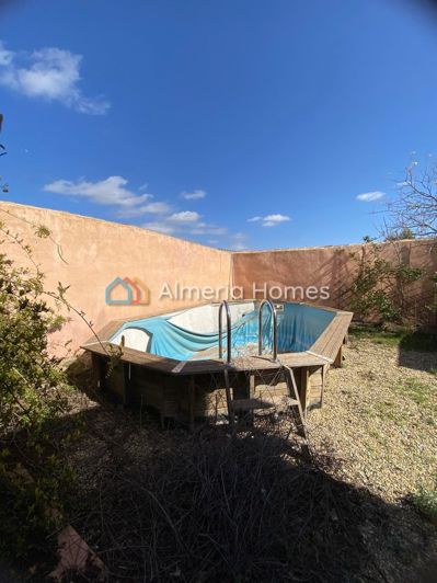 Image No.2-4 Bed Country House for sale