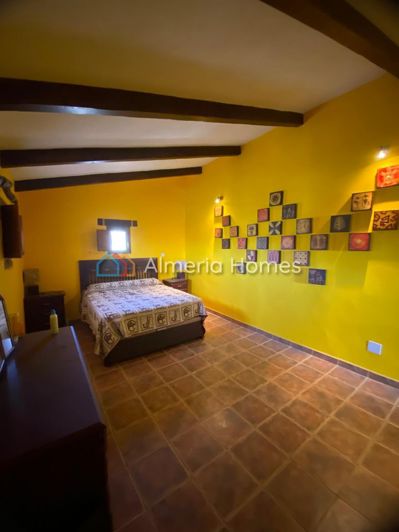 Image No.24-4 Bed Country House for sale