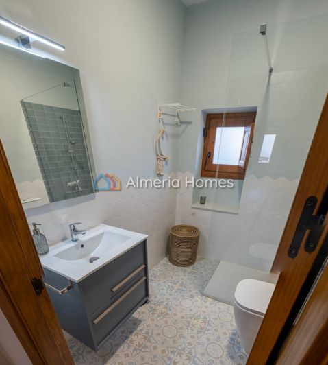 Image No.15-3 Bed Country House for sale