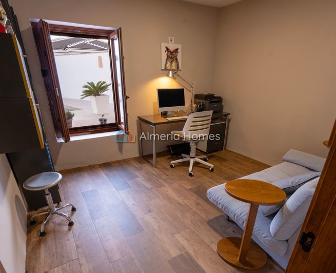 Image No.16-3 Bed Country House for sale