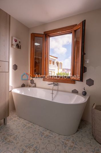 Image No.22-3 Bed Country House for sale