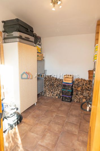 Image No.28-3 Bed Country House for sale