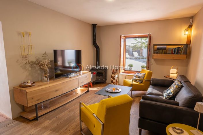 Image No.7-3 Bed Country House for sale