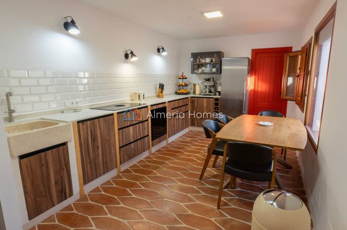 Image No.9-3 Bed Country House for sale