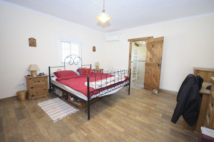 Image No.18-3 Bed Villa for sale