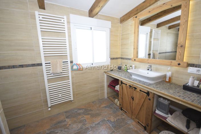 Image No.19-3 Bed Villa for sale