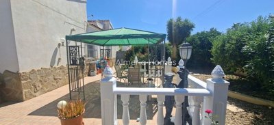 2681451280x960-wm