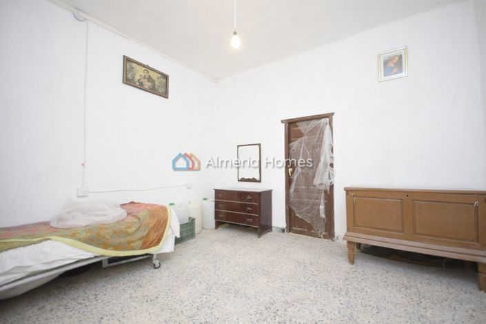 Image No.12-4 Bed Country House for sale