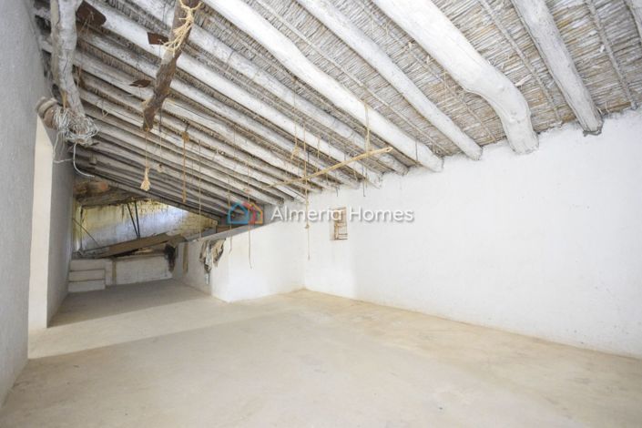 Image No.19-4 Bed Country House for sale