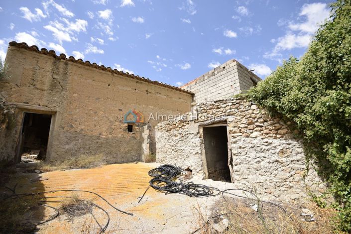 Image No.25-4 Bed Country House for sale