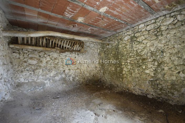 Image No.27-4 Bed Country House for sale