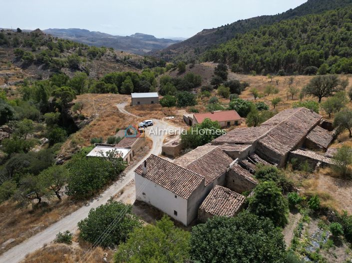 Image No.4-4 Bed Country House for sale