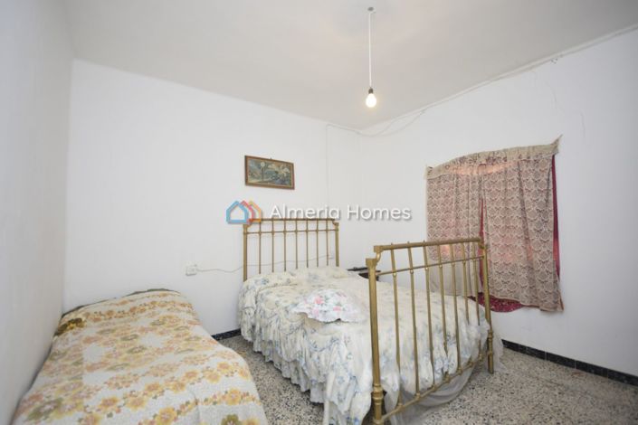 Image No.9-4 Bed Country House for sale