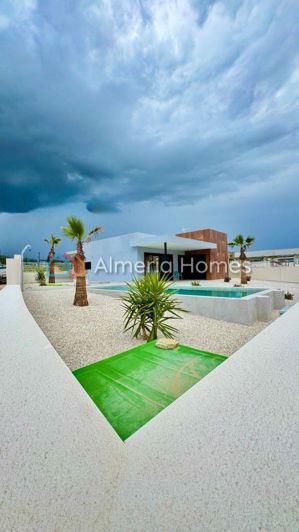Image No.18-3 Bed Villa for sale
