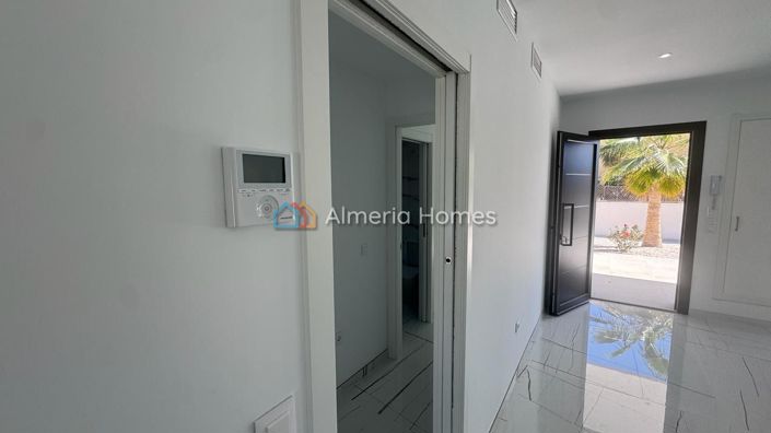 Image No.8-3 Bed Villa for sale