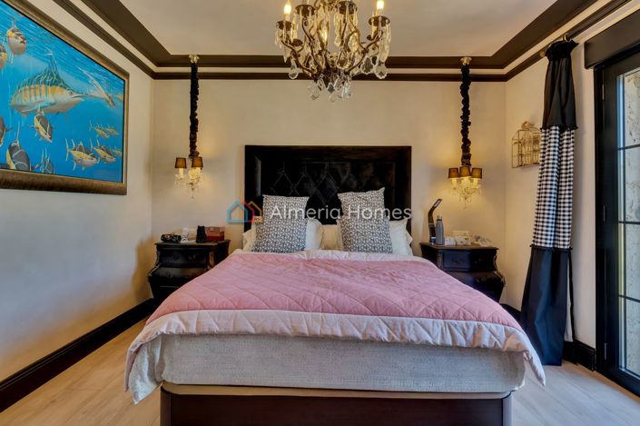 Image No.11-4 Bed Villa for sale
