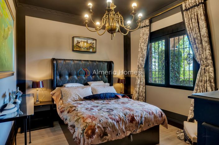 Image No.14-4 Bed Villa for sale