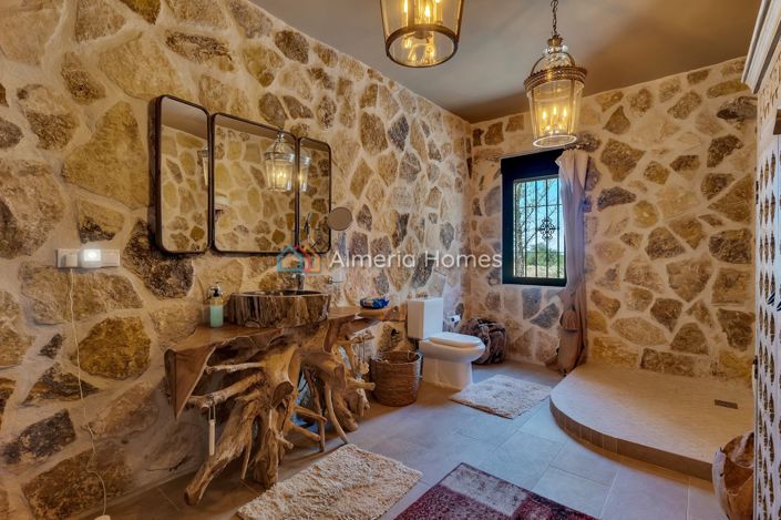 Image No.15-4 Bed Villa for sale