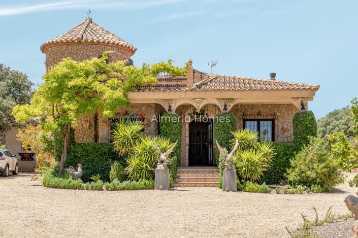 Image No.2-4 Bed Villa for sale