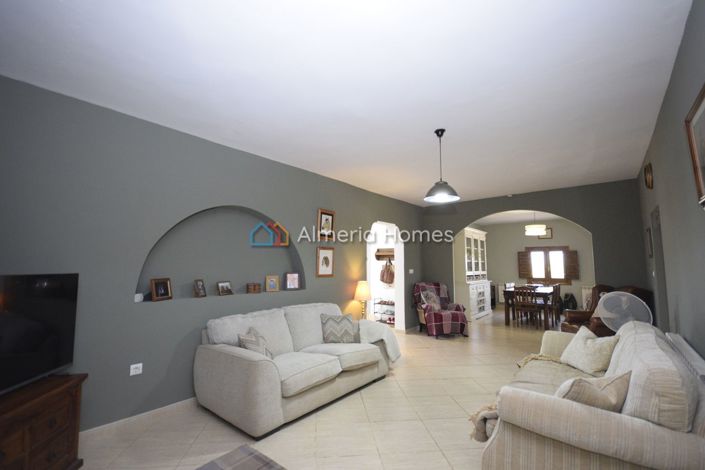 Image No.12-6 Bed Country House for sale