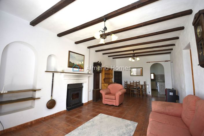 Image No.17-6 Bed Country House for sale