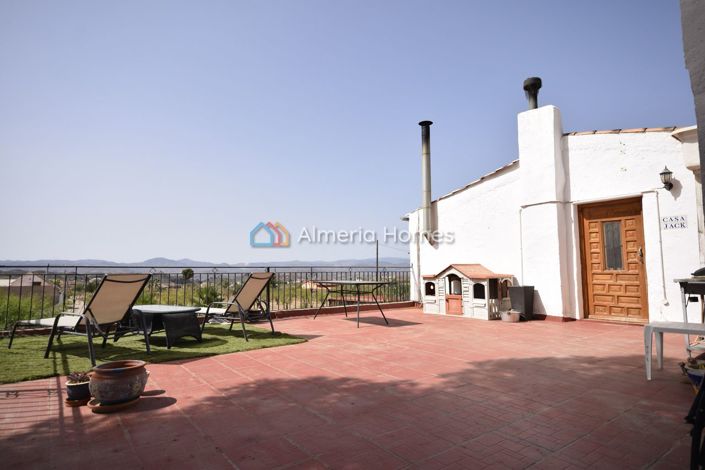 Image No.22-6 Bed Country House for sale