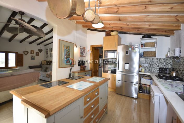 Image No.23-6 Bed Country House for sale