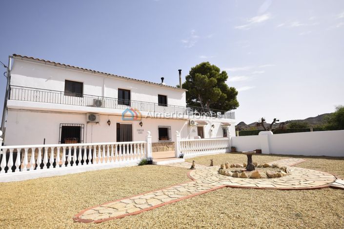 Image No.4-6 Bed Country House for sale