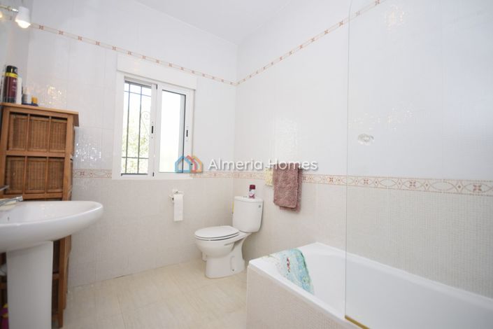 Image No.26-3 Bed Villa for sale