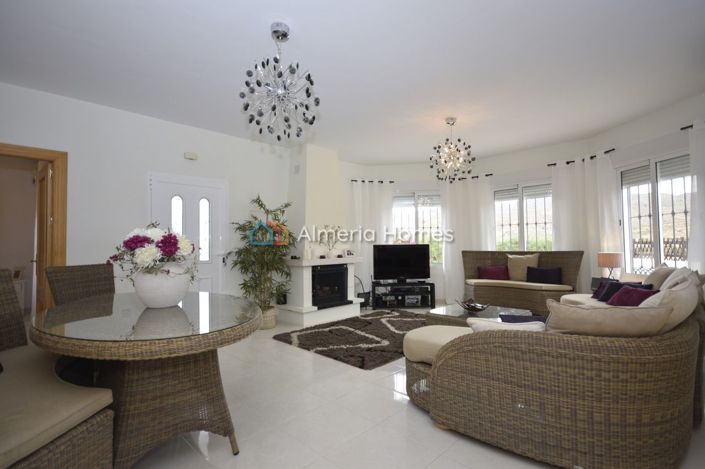 Image No.3-3 Bed Villa for sale