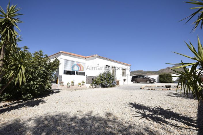 Image No.17-3 Bed Villa for sale