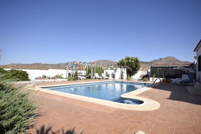 Image No.7-3 Bed Villa for sale