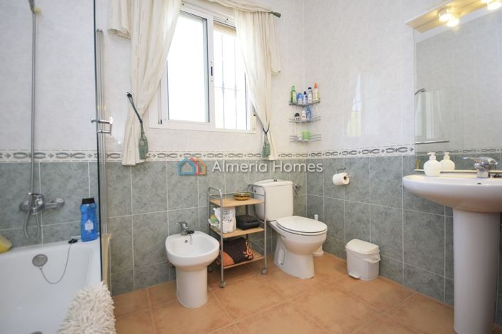 Image No.19-3 Bed Villa for sale