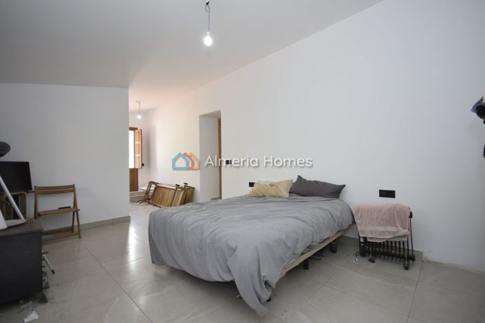 Image No.12-5 Bed Country House for sale