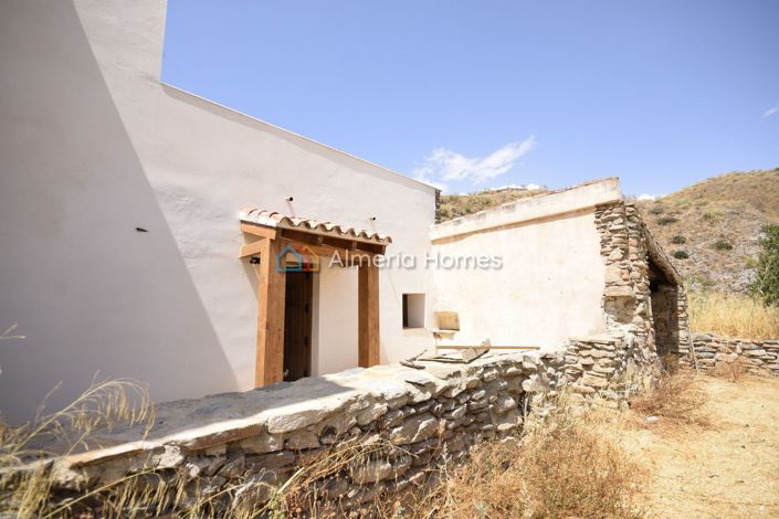 Image No.26-5 Bed Country House for sale