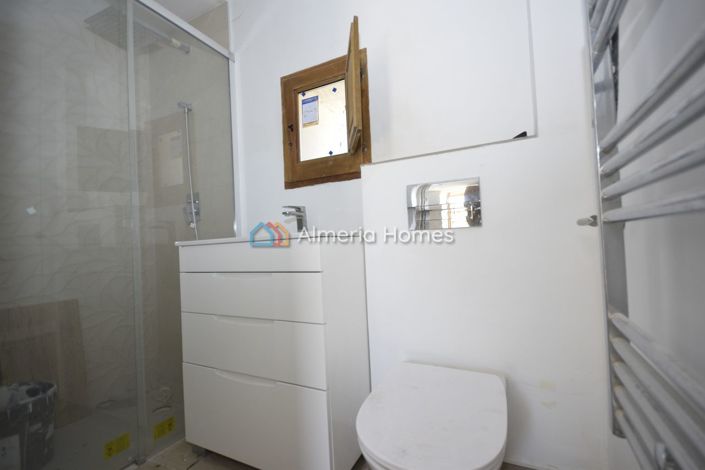 Image No.28-5 Bed Country House for sale