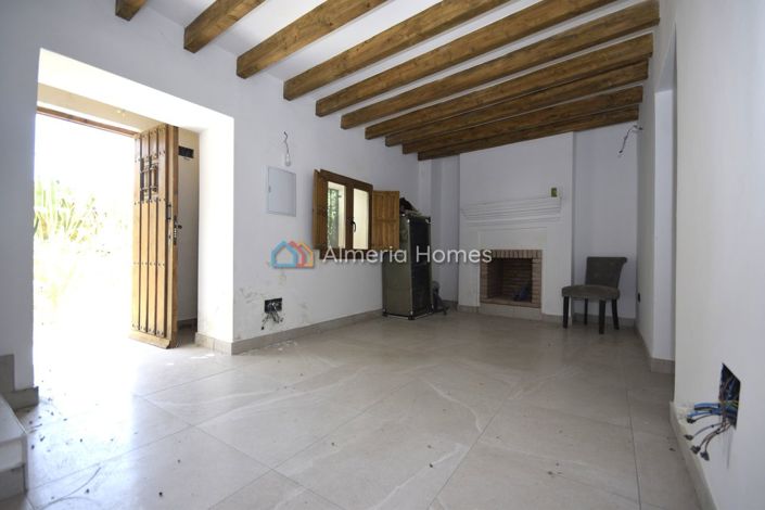 Image No.6-5 Bed Country House for sale