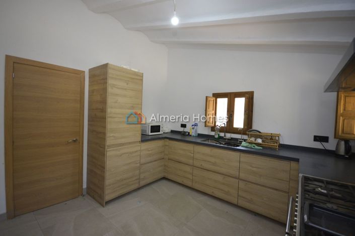 Image No.9-5 Bed Country House for sale