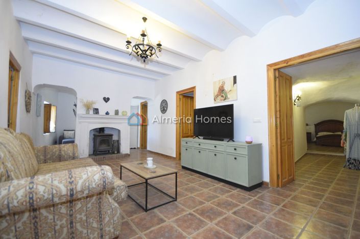 Image No.10-4 Bed Country House for sale