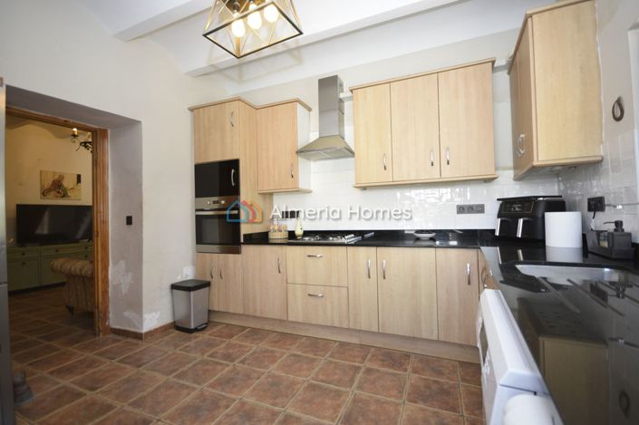 Image No.15-4 Bed Country House for sale