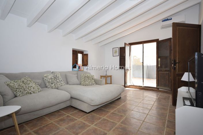 Image No.21-4 Bed Country House for sale