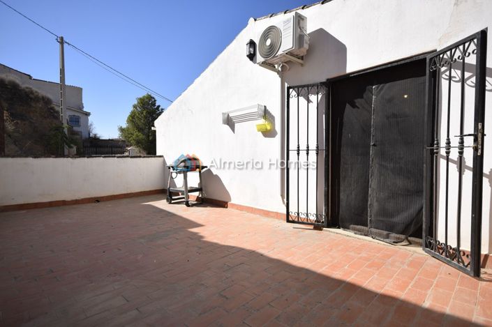 Image No.26-4 Bed Country House for sale