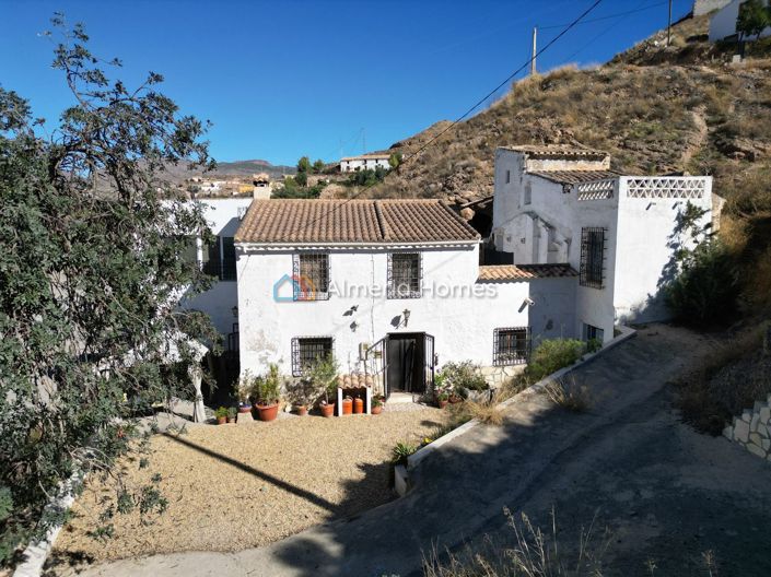 Image No.3-4 Bed Country House for sale