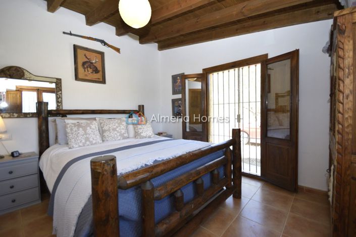 Image No.18-4 Bed Villa for sale